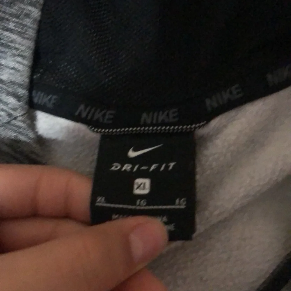 old jacket - Picture 2 of 2